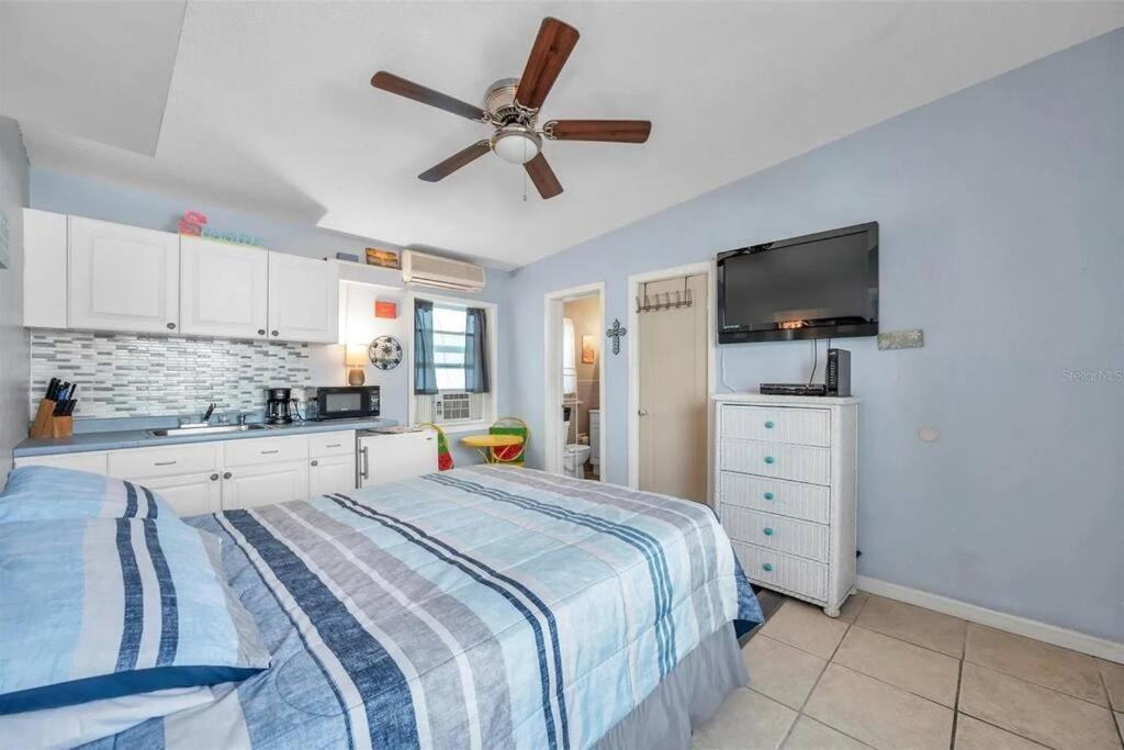 Wave Condo St. Pete Beach Exterior photo