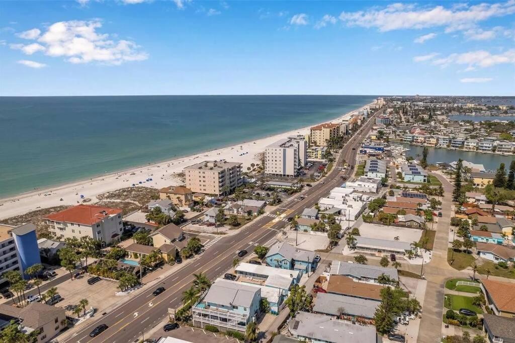 Wave Condo St. Pete Beach Exterior photo