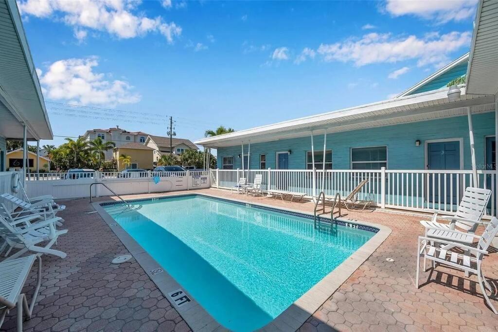 Wave Condo St. Pete Beach Exterior photo